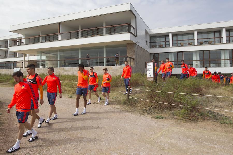 Entrenamiento del Valencia CF en el parador nacional de El Saler