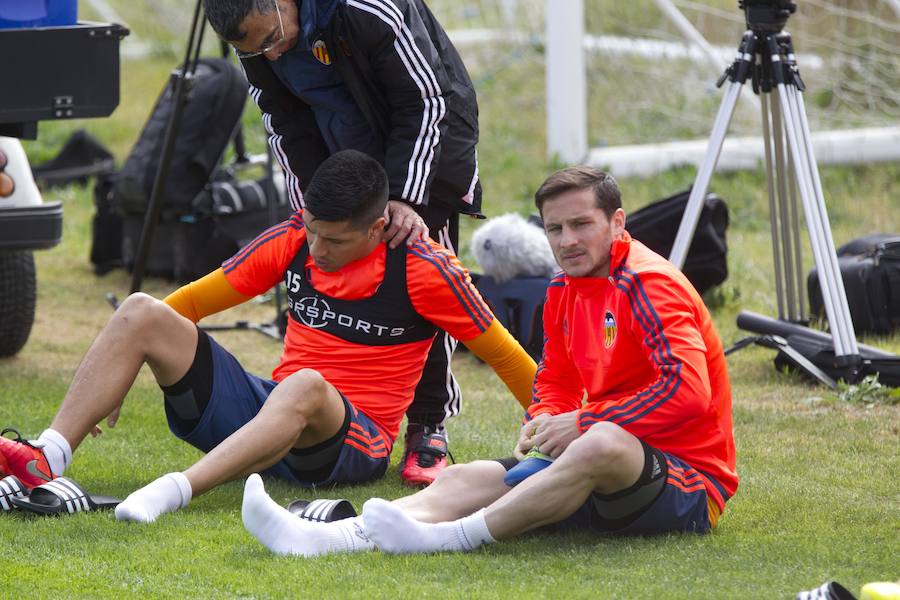 Entrenamiento del Valencia CF en el parador nacional de El Saler