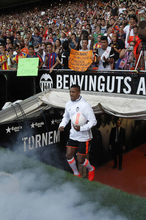 Fotos de la presentación de Nani, nuevo jugador del Valencia CF
