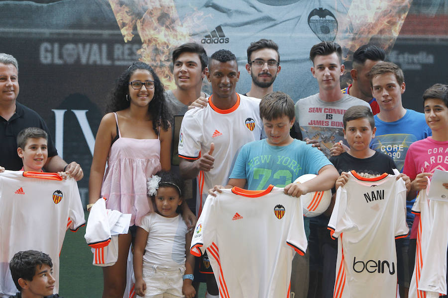 Fotos de la presentación de Nani, nuevo jugador del Valencia CF