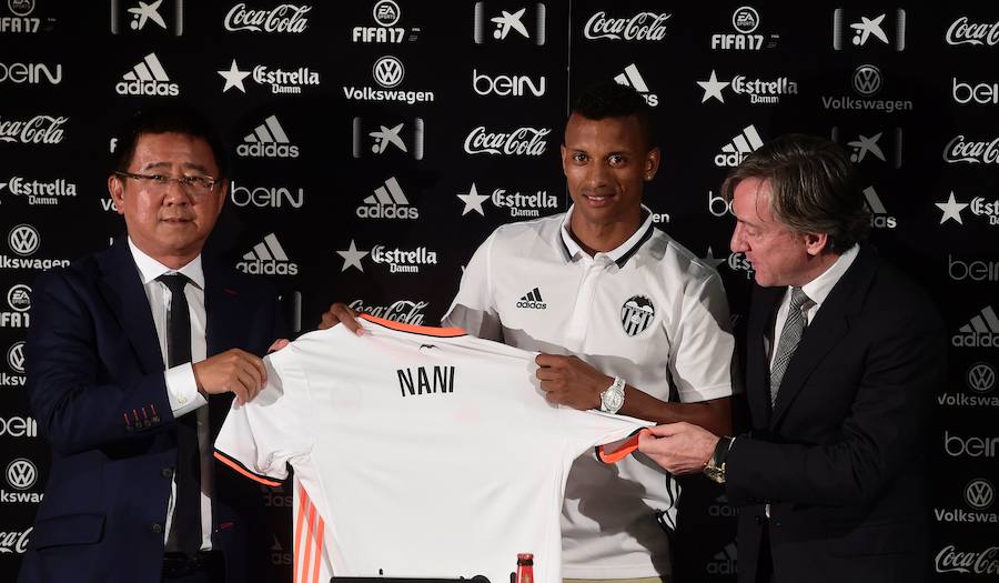 Fotos de la presentación de Nani, nuevo jugador del Valencia CF