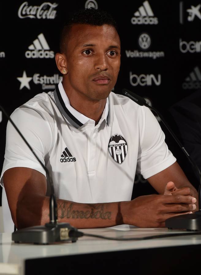 Fotos de la presentación de Nani, nuevo jugador del Valencia CF