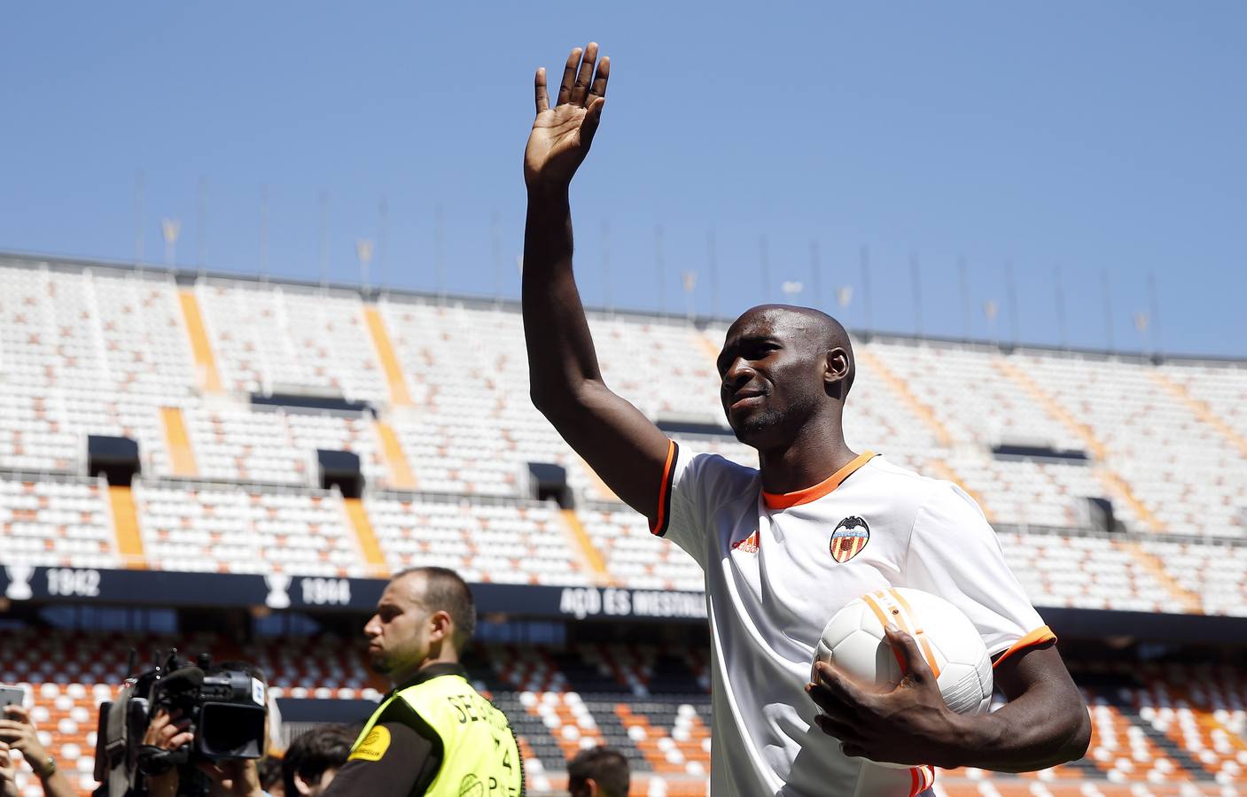 Fotos de la presentación de Garay y Mangala en Mestalla