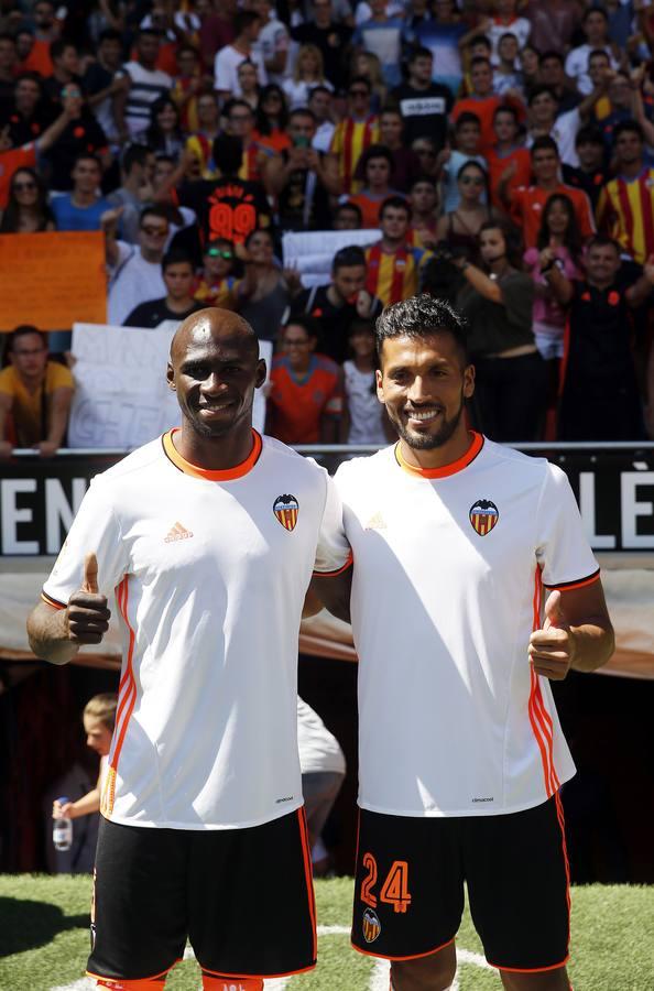 Fotos de la presentación de Garay y Mangala en Mestalla