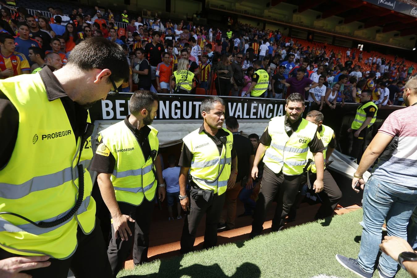 Fotos de la presentación de Garay y Mangala en Mestalla