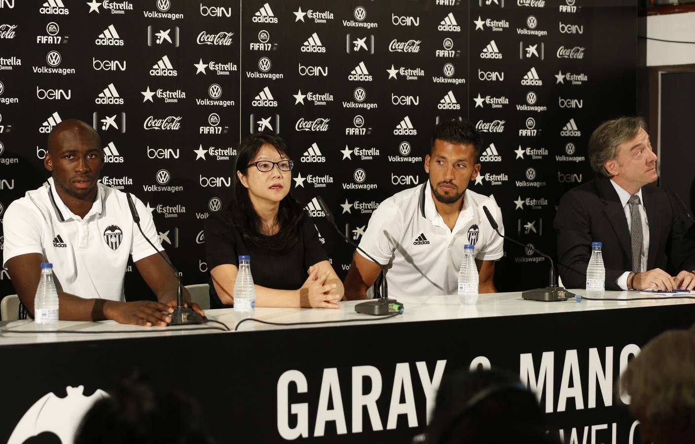 Fotos de la presentación de Garay y Mangala en Mestalla