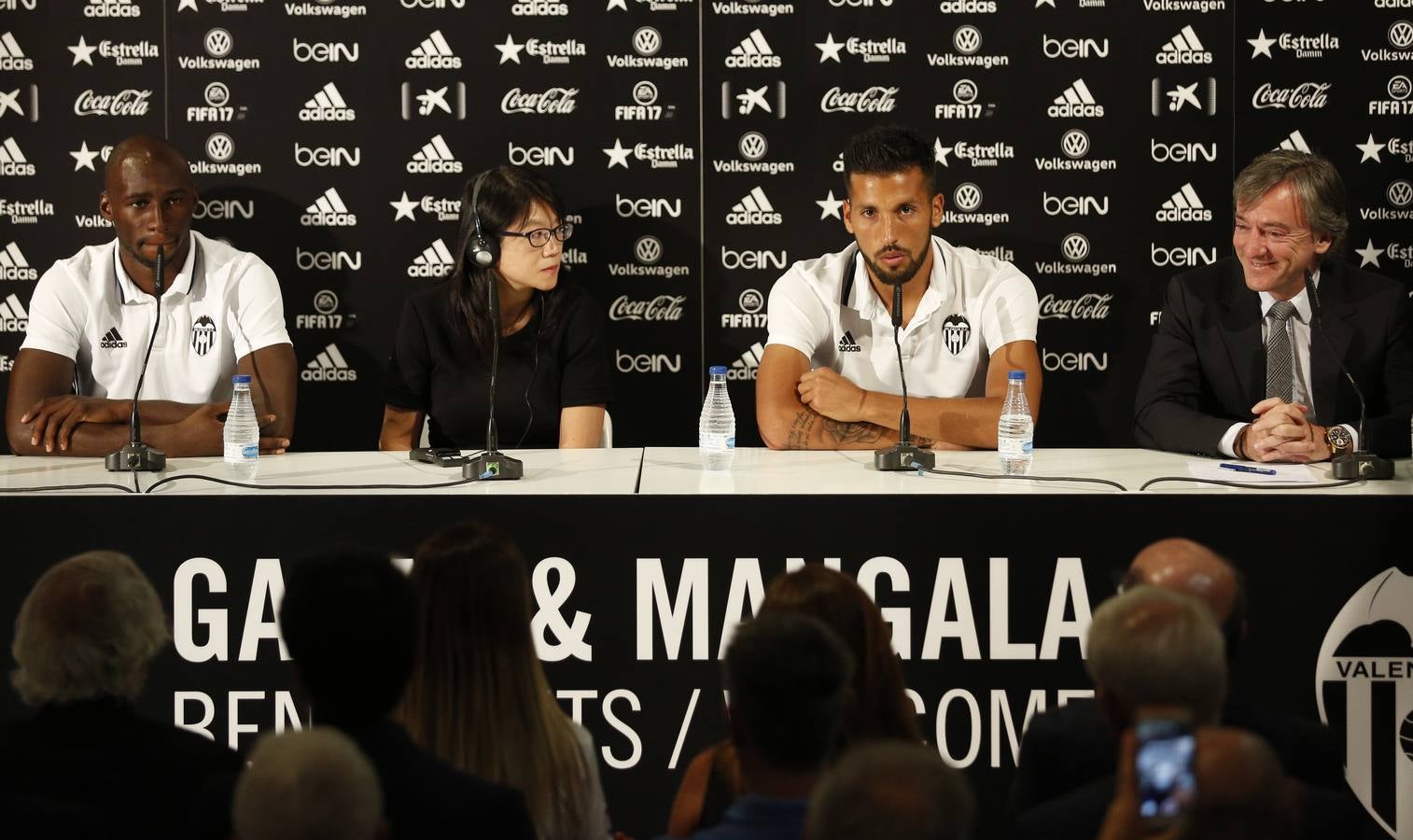 Fotos de la presentación de Garay y Mangala en Mestalla