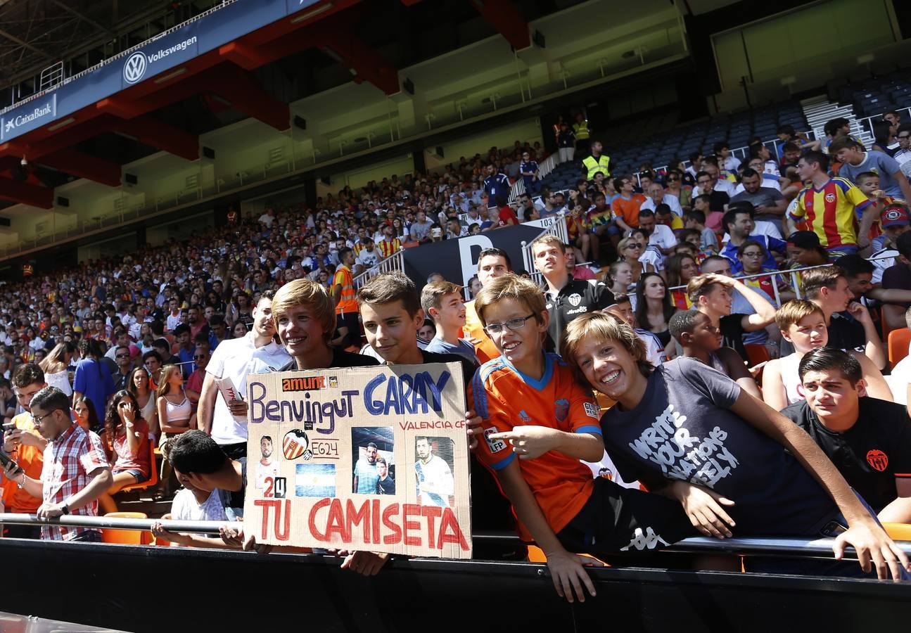 Fotos de la presentación de Garay y Mangala en Mestalla