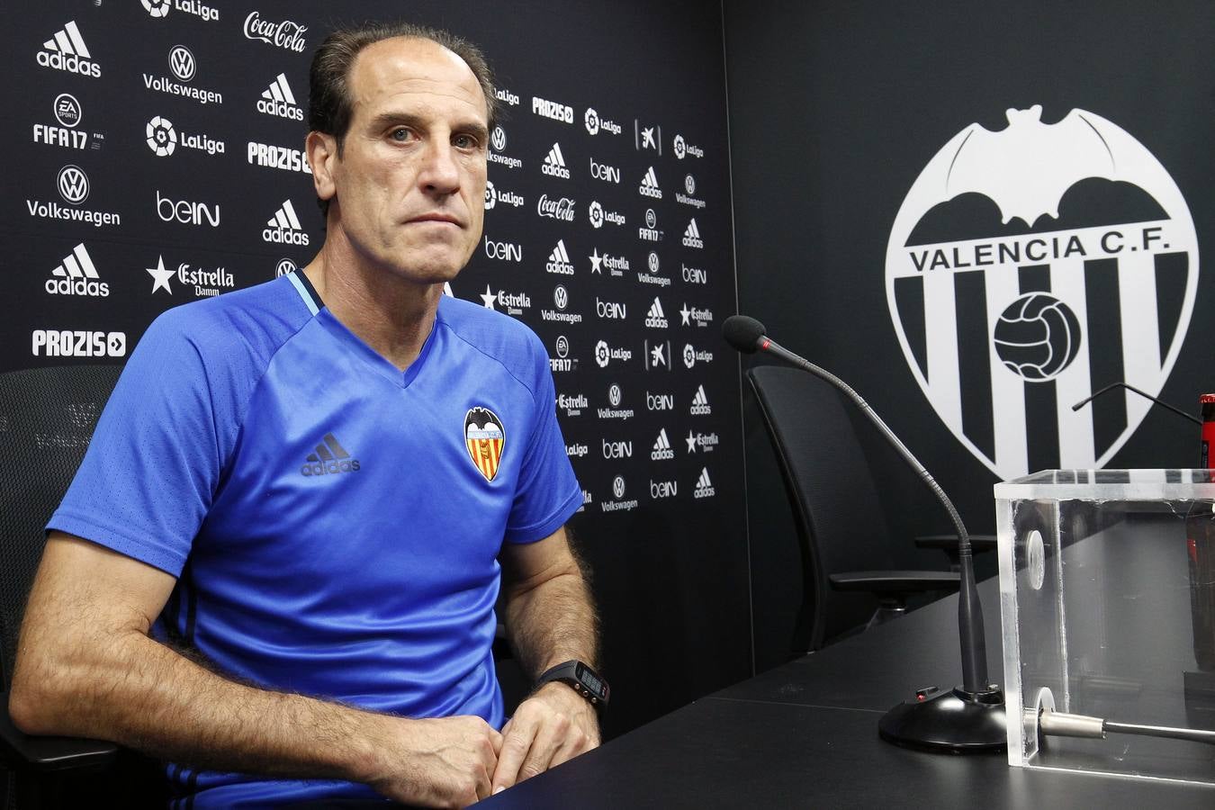 Fotos de la despedida de Pako Ayestarán del Valencia CF y del entrenamiento y rueda de prensa de Voro