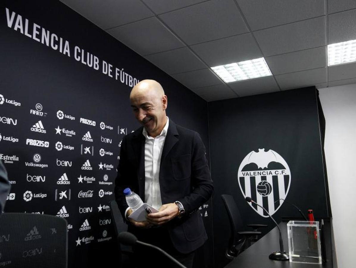 Fotos de la despedida de Pako Ayestarán del Valencia CF y del entrenamiento y rueda de prensa de Voro