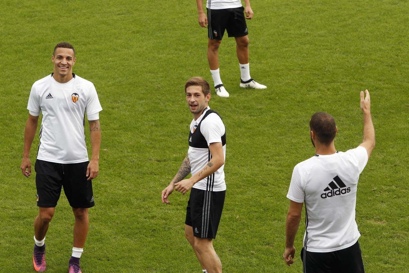 Fotos del entrenamiento del Valencia CF del viernes 4 de noviembre