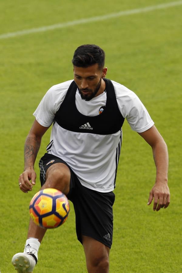 Fotos del entrenamiento del Valencia CF del viernes 4 de noviembre