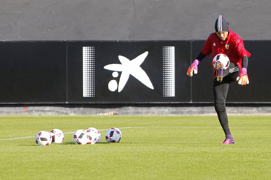 Fotos del entrenamiento del Valencia el 16 de diciembre