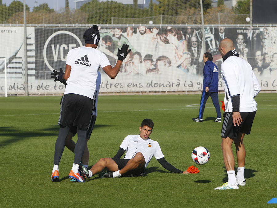 Fotos del entrenamiento del Valencia el 16 de diciembre