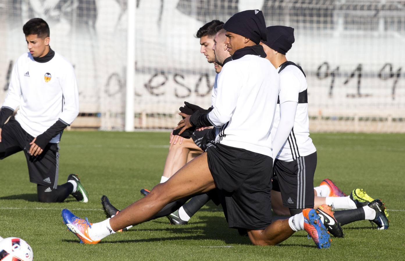 Fotos del entrenamiento del Valencia CF del viernes 30 de diciembre
