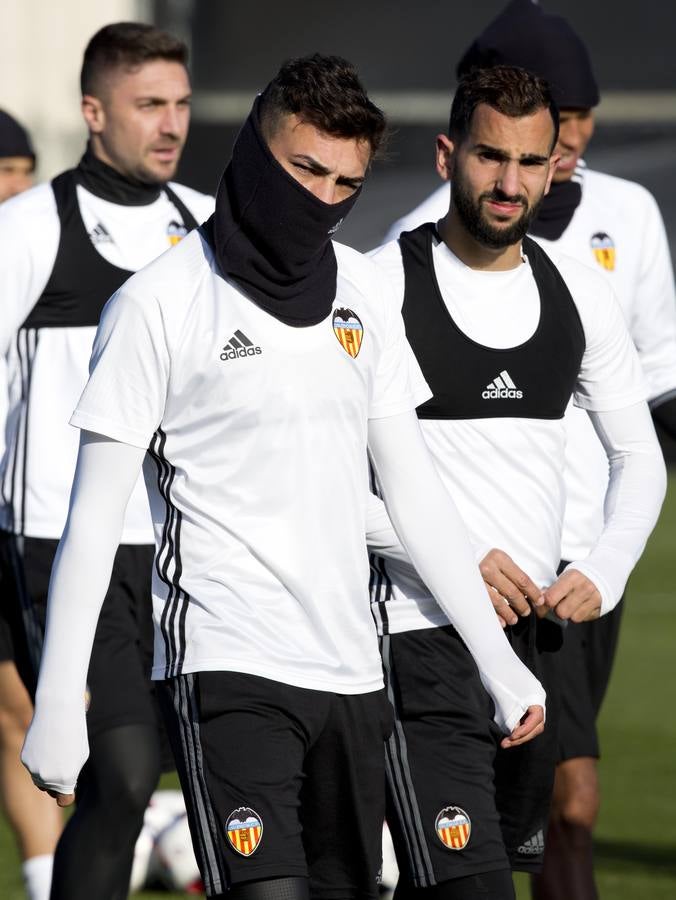 Fotos del entrenamiento del Valencia CF del viernes 30 de diciembre