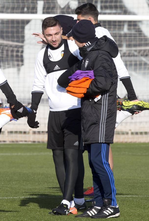 Fotos del entrenamiento del Valencia CF del viernes 30 de diciembre