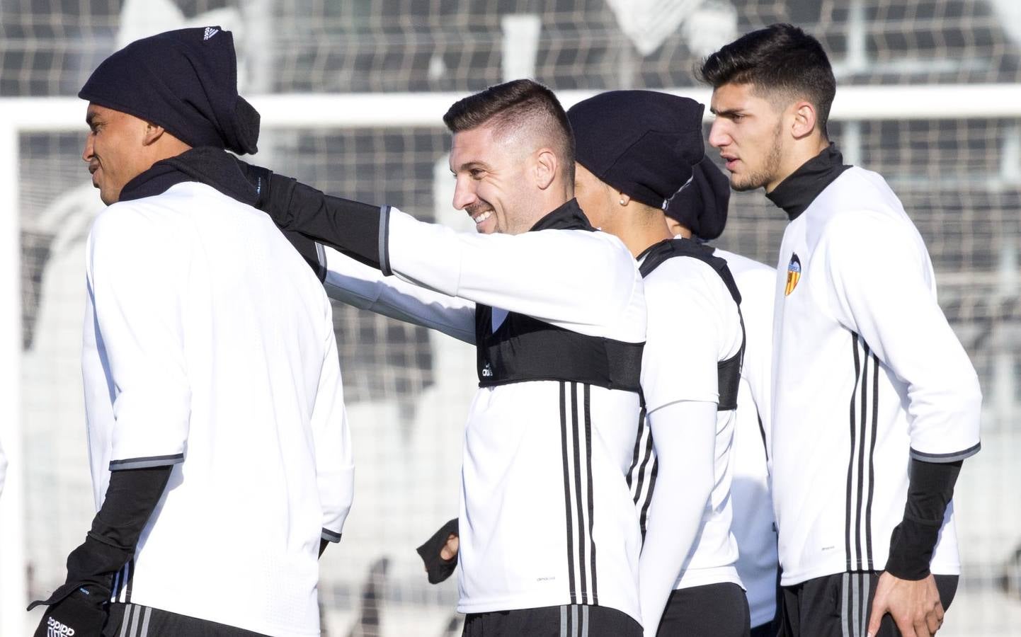 Fotos del entrenamiento del Valencia CF del viernes 30 de diciembre