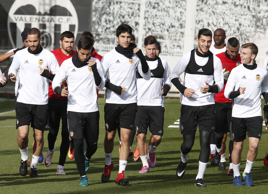 Fotos del entrenamiento del 11 de diciembre del Valencia CF