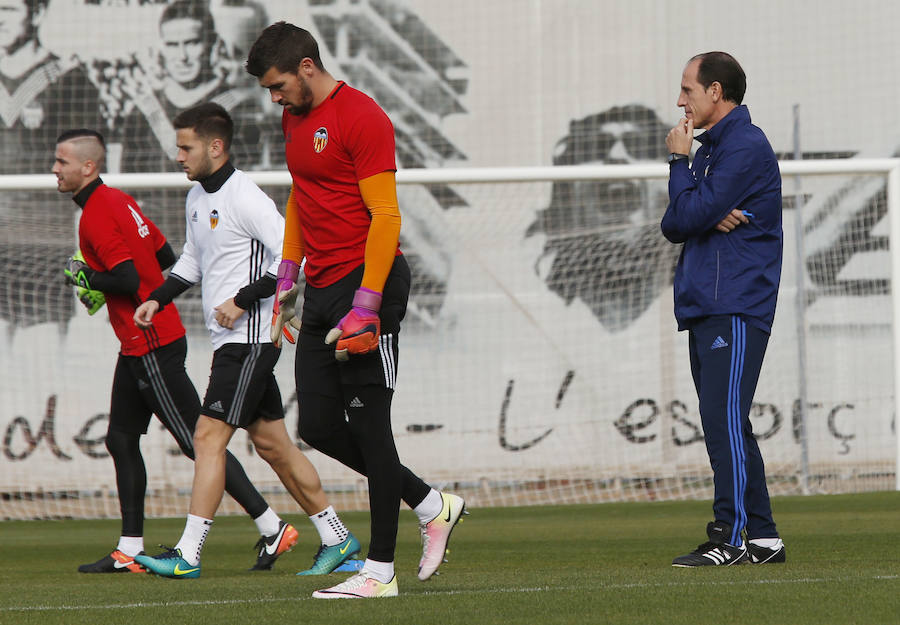 Fotos del entrenamiento del 11 de diciembre del Valencia CF