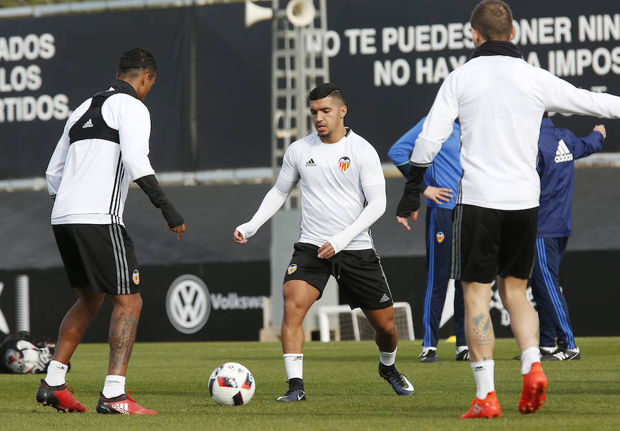 Fotos del entrenamiento del 11 de diciembre del Valencia CF