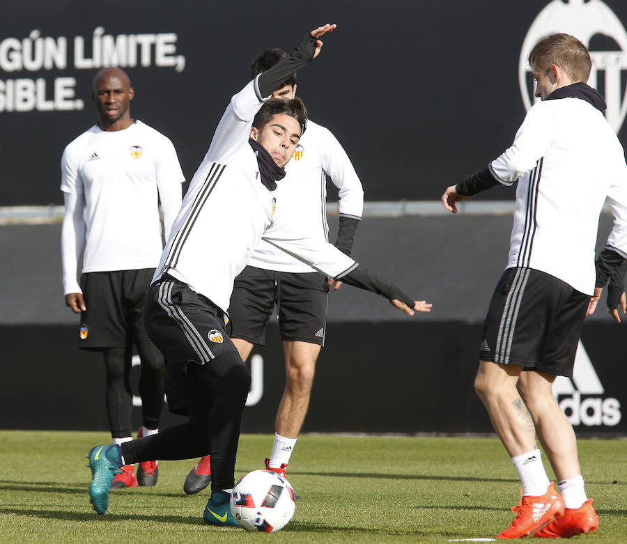 Fotos del entrenamiento del 11 de diciembre del Valencia CF