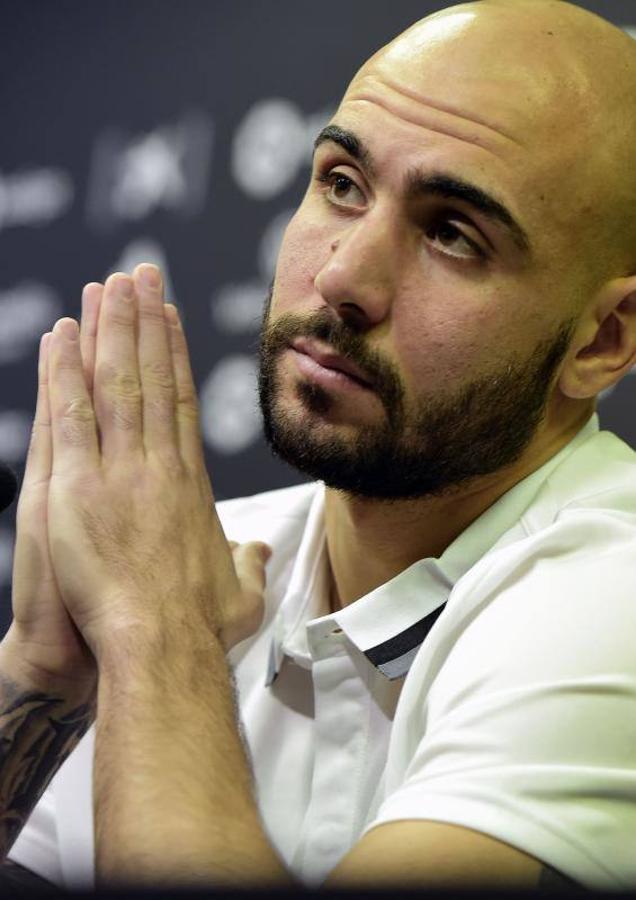 Fotos de la presentación de Zaza como jugador del Valencia CF