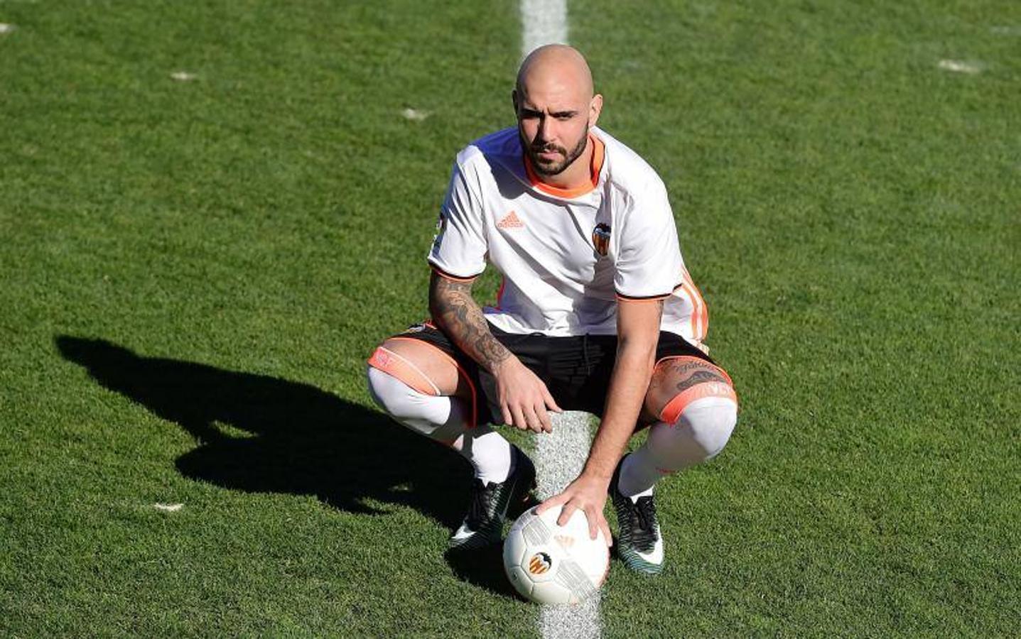 Fotos de la presentación de Zaza como jugador del Valencia CF