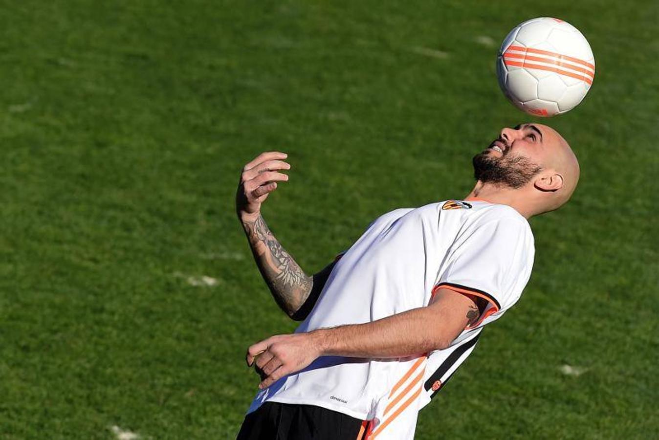 Fotos de la presentación de Zaza como jugador del Valencia CF