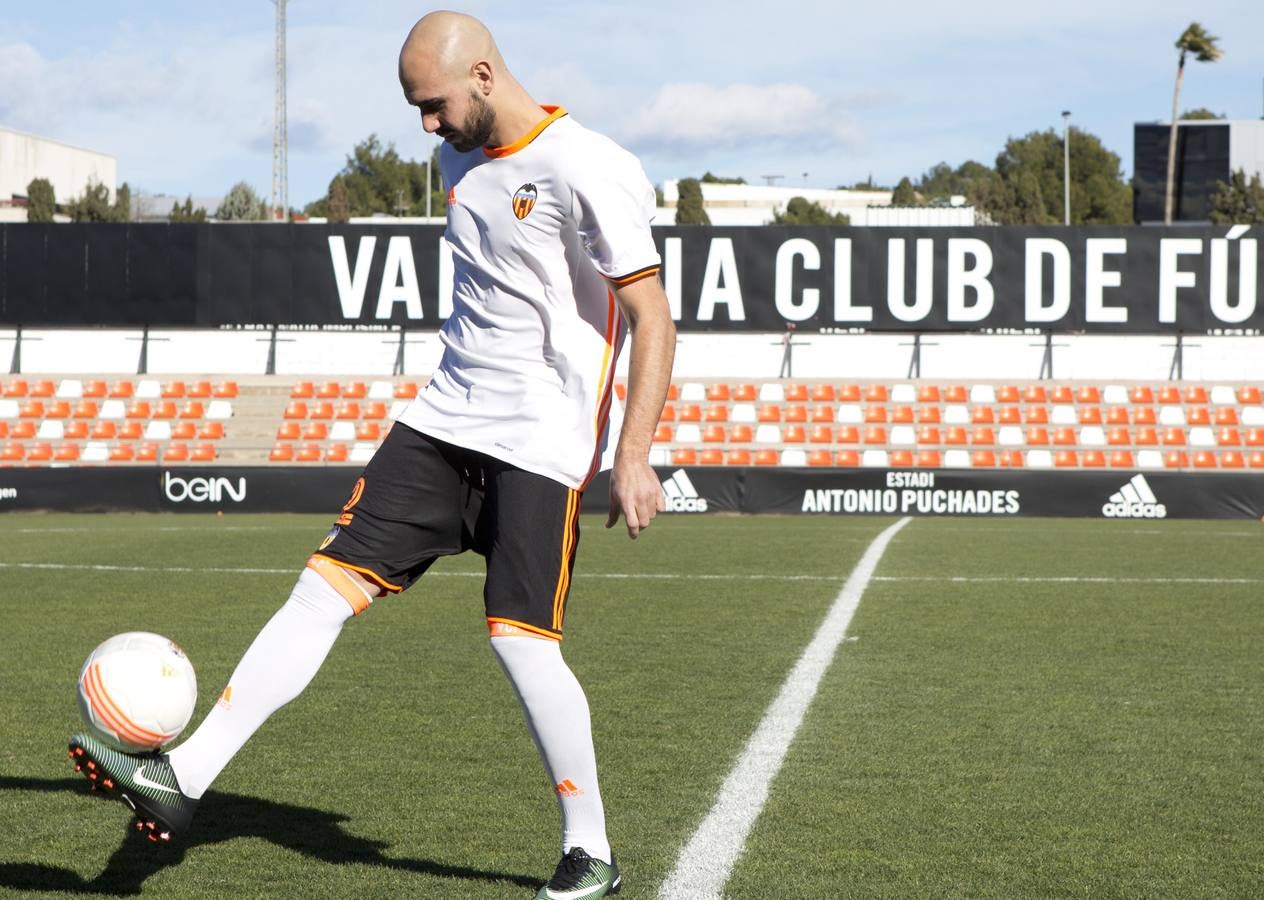 Fotos de la presentación de Zaza como jugador del Valencia CF