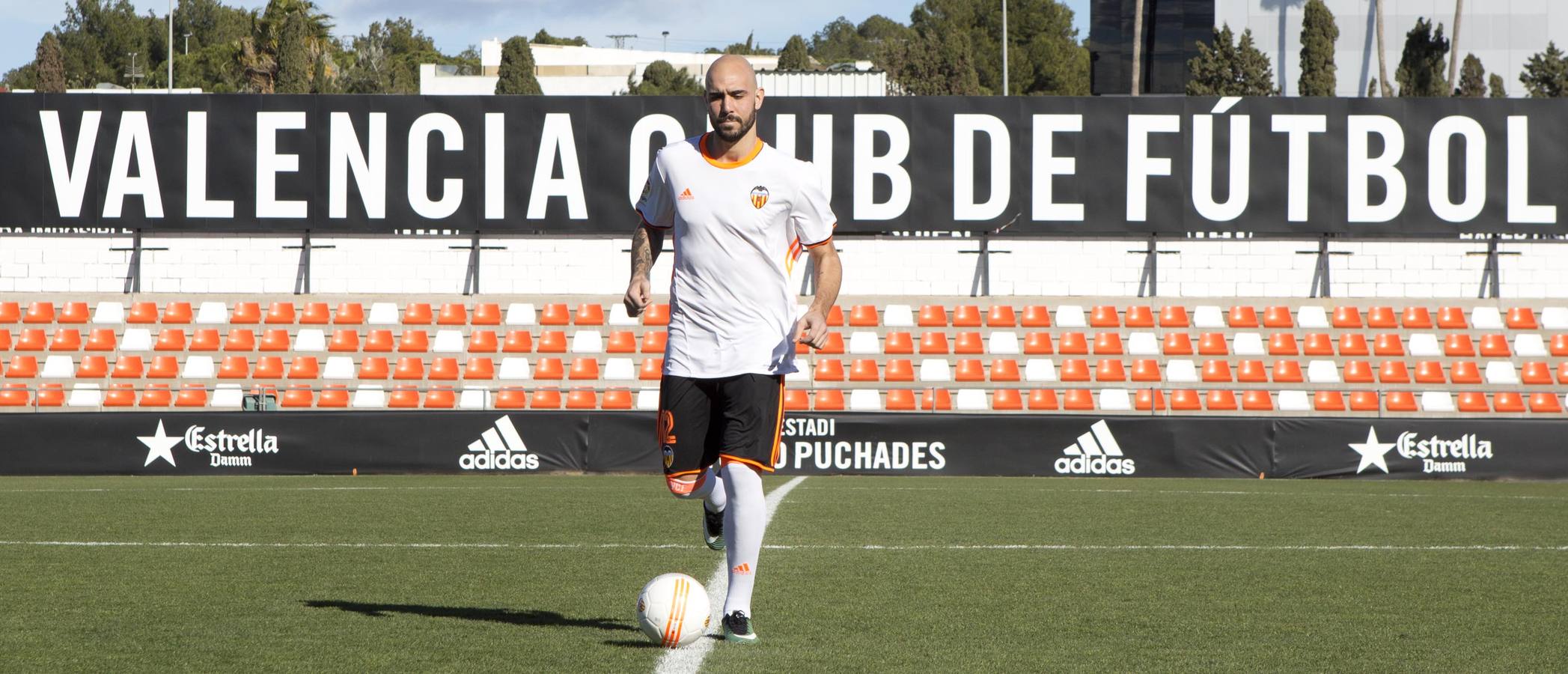 Fotos de la presentación de Zaza como jugador del Valencia CF