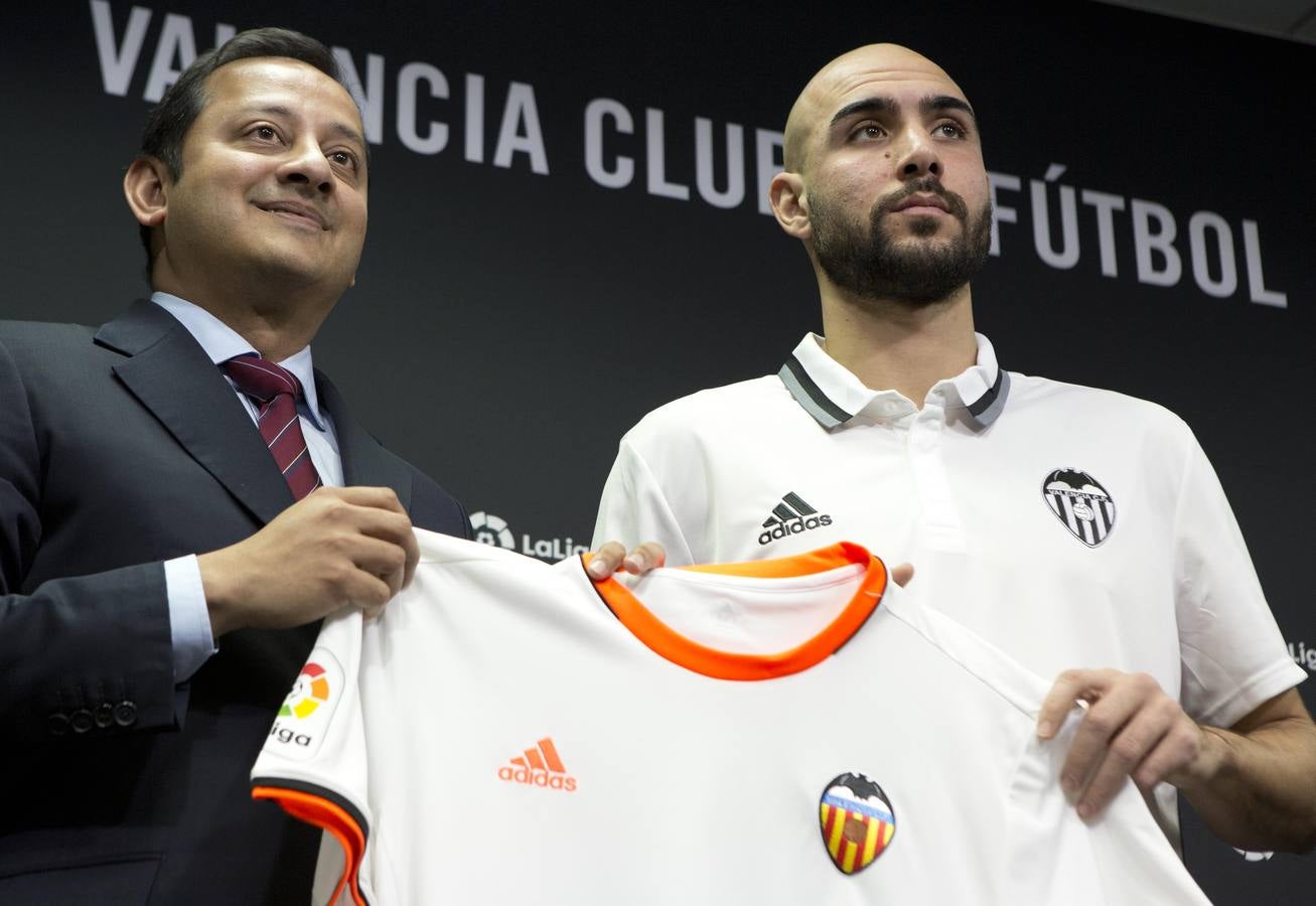 Fotos de la presentación de Zaza como jugador del Valencia CF