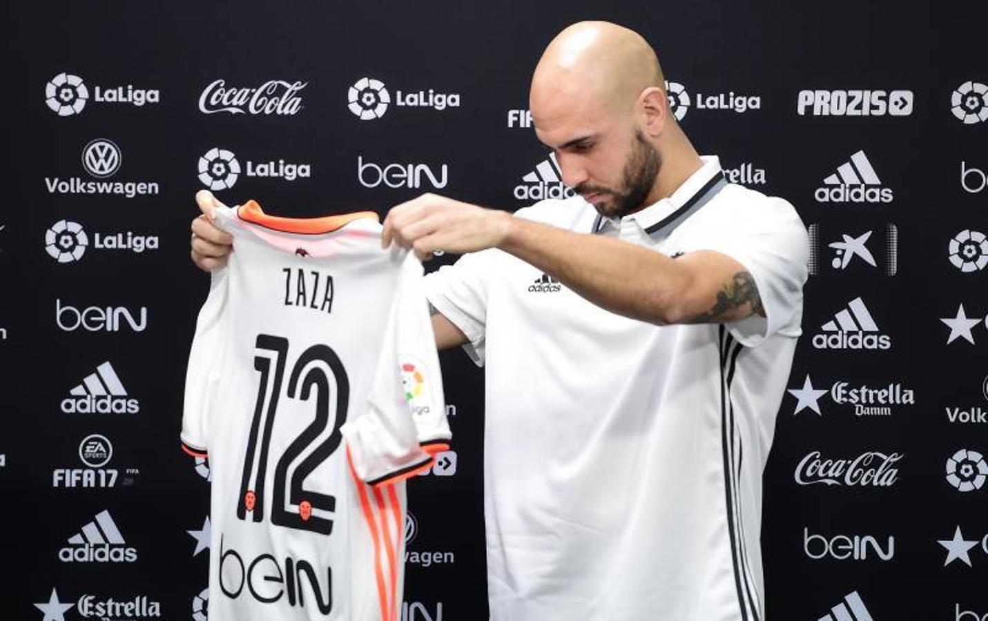 Fotos de la presentación de Zaza como jugador del Valencia CF