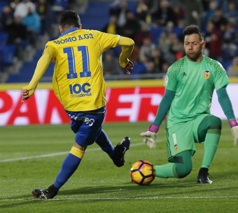 Fotos del partido de liga disputado entre Las Palmas y el Valencia