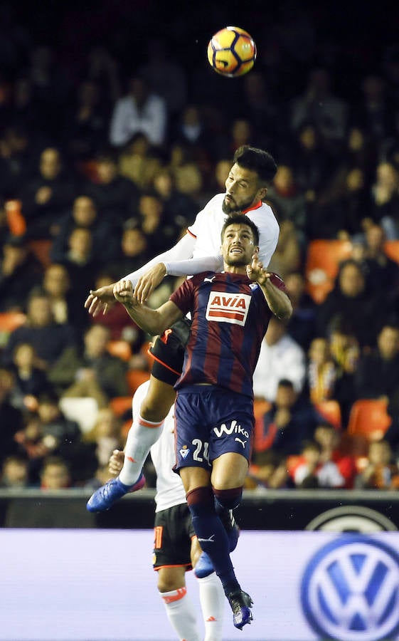 Fotos del partido disputado entre el Valencia y el Eibar en Mestalla