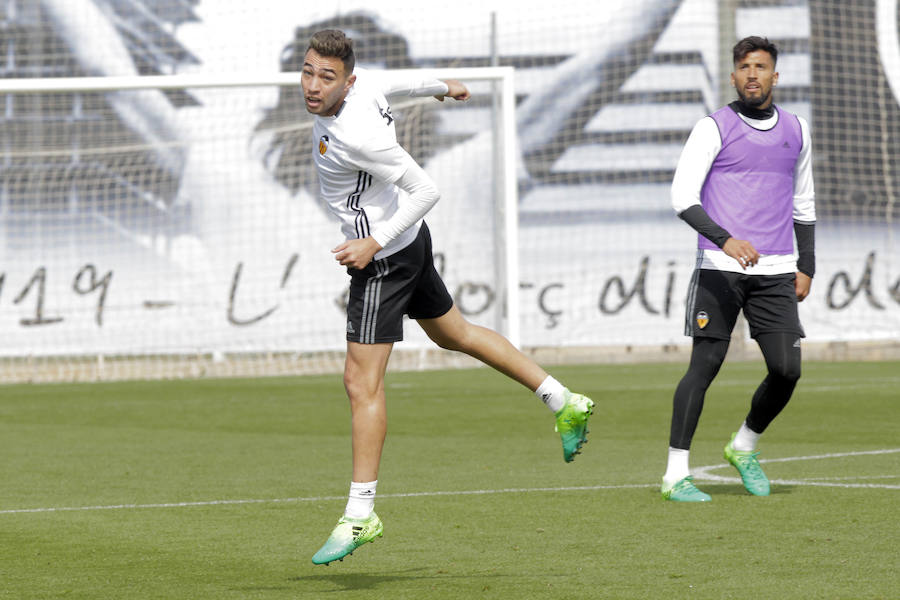 El último entrenamiento de la semana para el Valencia CF, en imágenes