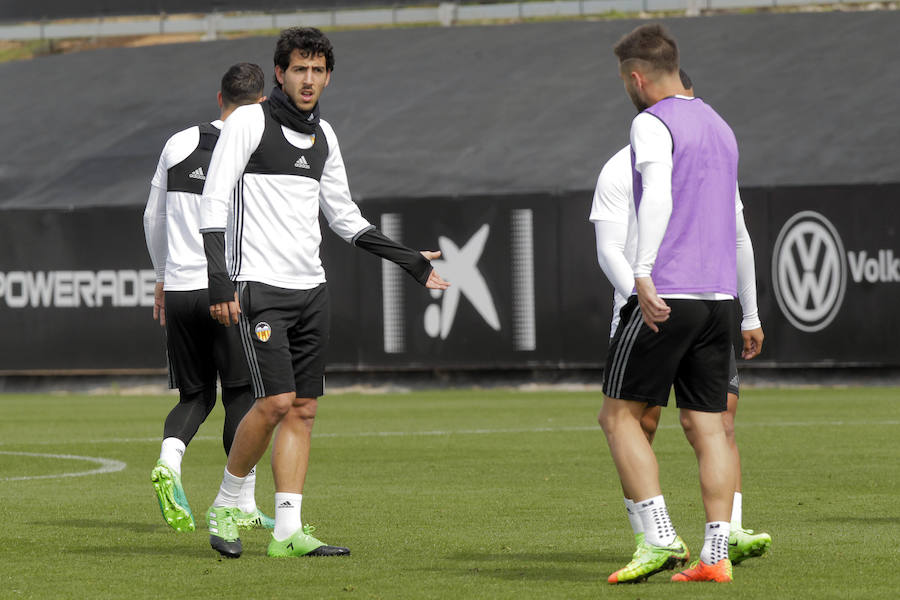 El último entrenamiento de la semana para el Valencia CF, en imágenes