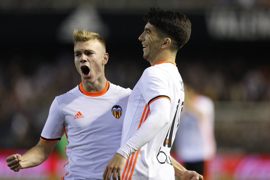 El Valencia-Celta correspondiente a la jornada 30, en imágenes