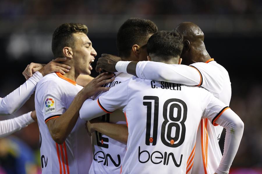 El Valencia-Celta correspondiente a la jornada 30, en imágenes