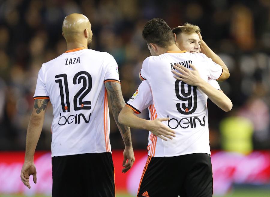 El Valencia-Celta correspondiente a la jornada 30, en imágenes