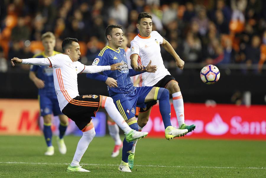 El Valencia-Celta correspondiente a la jornada 30, en imágenes