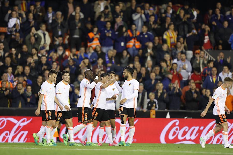 El Valencia-Celta correspondiente a la jornada 30, en imágenes