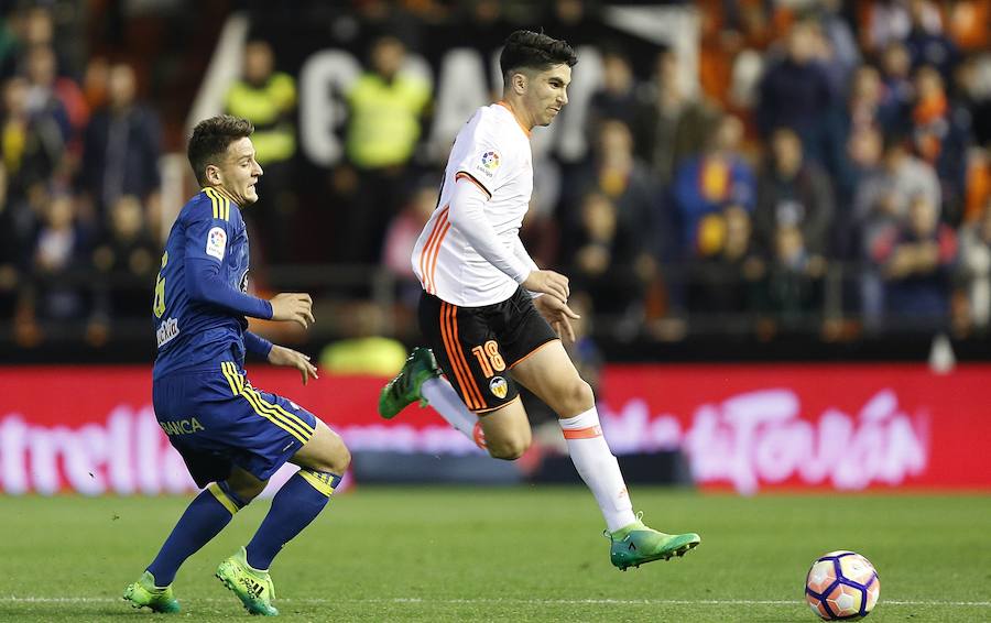 El Valencia-Celta correspondiente a la jornada 30, en imágenes