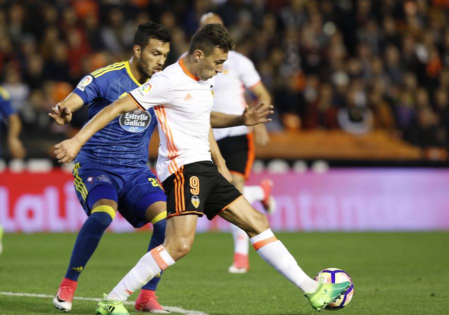 El Valencia-Celta correspondiente a la jornada 30, en imágenes