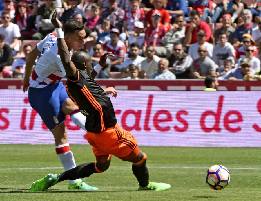 Fotos del partido disputado entre el Granada y el Valencia CF en Los Carmenes