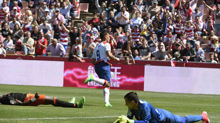 Fotos del partido disputado entre el Granada y el Valencia CF en Los Carmenes