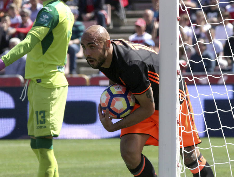 Fotos del partido disputado entre el Granada y el Valencia CF en Los Carmenes