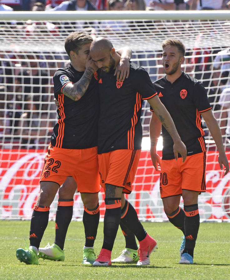 Fotos del partido disputado entre el Granada y el Valencia CF en Los Carmenes