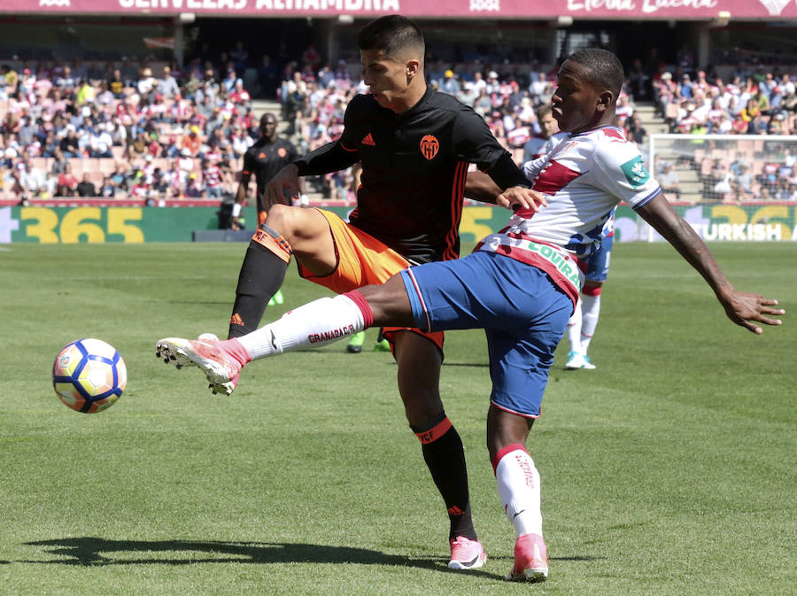 Fotos del partido disputado entre el Granada y el Valencia CF en Los Carmenes