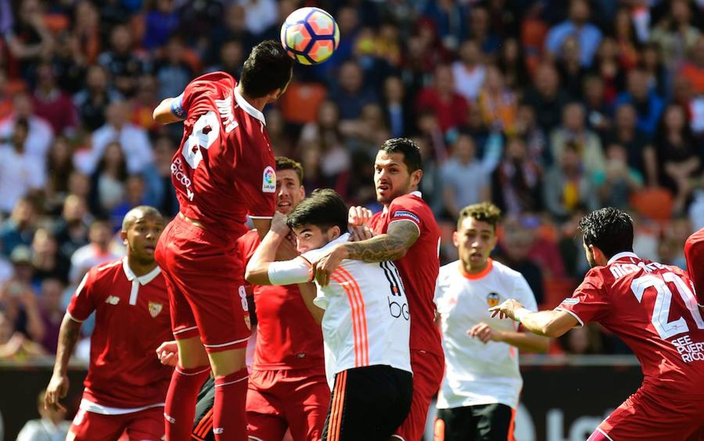 Fotos del partido Valencia-Sevilla en Mestalla